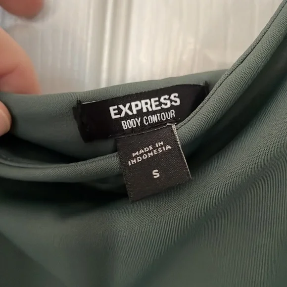 Express Women's Body Contour Sage Green Halter Top Size Small - Picture 3 of 5